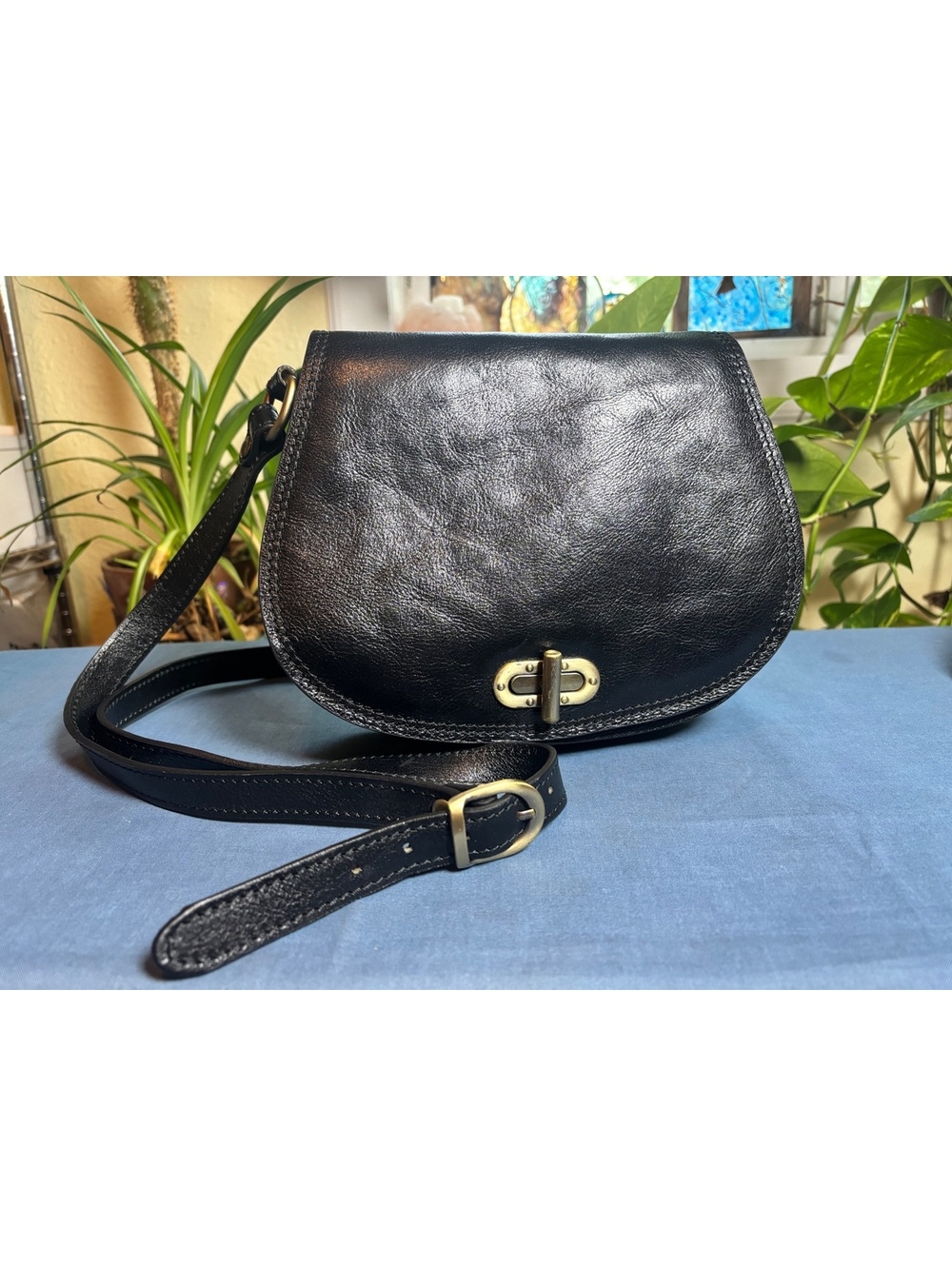 Floto Italian Leather Purse Black Gold Hardware Crossbody